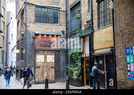 Londres, Angleterre, le Clink était une prison à Southwark qui a fonctionné du 12ème siècle jusqu'en 1780, maintenant une attraction touristique, plaque bleue commémorer Banque D'Images