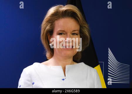 Bruxelles, Belgique. 15 mai 2024. La reine Mathilde, le roi Philippe de Belgique et la présidente de la Commission européenne Ursula von der Leyen posent pour la photo au début d'une visite royale au siège de l'UE, à Bruxelles, en Belgique, le 15 mai 2024. Crédit : ALEXANDROS MICHAILIDIS/Alamy Live News Banque D'Images