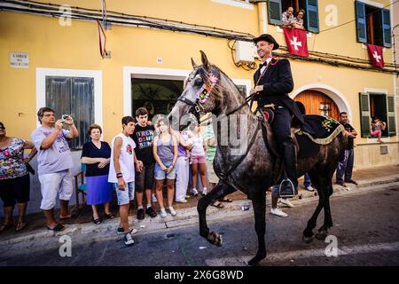 Chevaux dansants, Caragol de Santa Clara, festival de Sant Joan. Ciutadella. Minorque, Îles Baléares, Espagne Banque D'Images