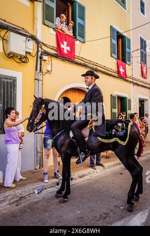 Chevaux dansants, Caragol de Santa Clara, festival de Sant Joan. Ciutadella. Minorque, Îles Baléares, Espagne Banque D'Images