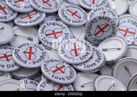 J'adore les badges de bouton pin de la St Georges de l'Angleterre. 23 mars 2019 2010s UK HOMER SYKES Banque D'Images