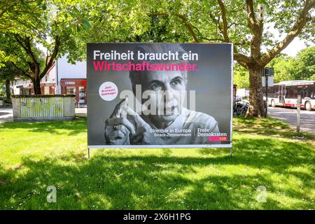 Wahlkampf - Europawahl 2024 Wahlplakat der FDP, es ist nicht egal. Es ist Europa. Marie-Agnes Strack-Zimmermann. Münster, Nordrhein-Westfalen, DEU, Deutschland, 15.05.2024 *** campagne électorale élections européennes 2024 affiche électorale du FDP, It doesnt Matter It Europe Marie Agnes Strack Zimmermann Münster, Rhénanie du Nord-Westphalie, DEU, Allemagne, 15 05 2024 Banque D'Images