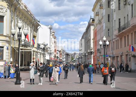 Moscou. 11 mai 2024. Cette photo prise le 11 mai 2024 montre une vue de la rue Old Arbat dans le centre-ville de Moscou, Russie. Crédit : Alexander Zemlianichenko Jr/Xinhua/Alamy Live News Banque D'Images