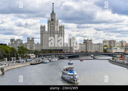 Moscou. 11 mai 2024. Cette photo prise le 11 mai 2024 montre des paysages sur les rives de la rivière Moskva à Moscou, en Russie. Crédit : Cao Yang/Xinhua/Alamy Live News Banque D'Images