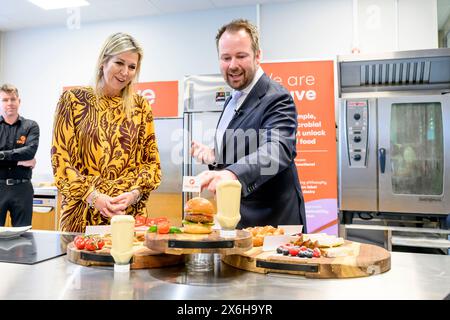 Wageningen, pays-bas, 15-05-2024 Reine Maxima lors d'une visite de travail à Foodvalley à Wageningen. L'organisation Foodvalley guide les entreprises impliquées dans la transition vers un système alimentaire durable crédit : NLBeeld/Patrick van EMST Banque D'Images