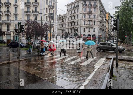 Milan, Italie. 15 mai 2024. Maltempo Viale dei mille e Viale AbruzziMilano, Italia - Cronaca Martedì, 15 Maggio, 2024. (Foto di Marco Ottico/Lapresse) mauvais temps Viale dei mille et Viale Abruzzi Milan, Italie - Actualités mardi, 15 mai, 2024. (Photo de Marco Ottico/Lapresse) crédit : LaPresse/Alamy Live News Banque D'Images