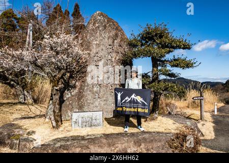 Marqueur à la fin de la route de pèlerinage de Kumano Kodo Nakahechi, Nachisan, Wakayama, Japon Banque D'Images