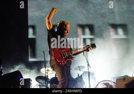 Bernard Sumner de New Order en concert au Release Athens Festival à Plateia Nerou / Grèce, juin 2019 Banque D'Images