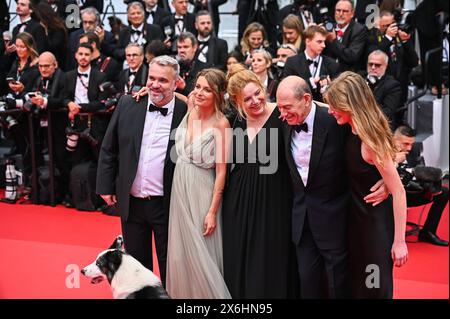 Actualités - le DeuxieÌÄme acte The second Act projection & Opening Ceremony tapis rouge - 77ème Festival annuel de Cannes Loic Pourageaux, invitée, Laura Martin Contini, Messi le chien et ses invités assistent au Deuxieme acte The second Act screening & amp Opening Ceremony tapis rouge lors du 77e Festival de Cannes au Palais des Festivals le 14 mai 2024 à Cannes, France. Cannes Palais de Festival France Copyright : xStefanosxKyriazisx/xLiveMediax LPN 1352665 Banque D'Images