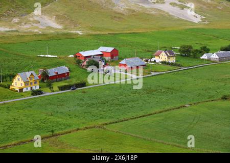 Terres agricoles et pâturages en Norvège. Zone agricole dans la péninsule de Stad dans la région de Sunnmore (more og Romsdal comté). Banque D'Images