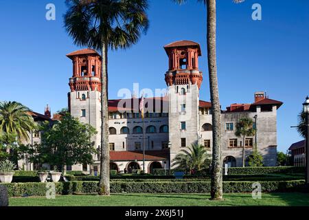 Ancien Hôtel Alcazar, 1888, architecture Renaissance espagnole, développé par Henry Flagler, est devenu le Lightner Museum, 1948, printemps, Floride, S. Banque D'Images