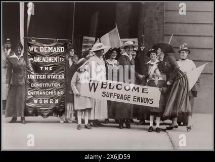 Women's suffrage Movement - 1917 - Alice Paul - droits civiques - droits des femmes - égalité des droits - féminisme - liberté - liberté - droits - envoyés de San Francisco avec des suffragettes et une banderole exigeant un amendement à la Constitution des États-Unis pour émanciper les femmes. Les envoyés du suffrage de San Francisco ont accueilli dans le New Jersey en route pour Washington pour présenter une pétition aux envoyés du suffrage du Congrès de San Francisco accueillis contenant plus de 500 000 signatures.] Banque D'Images