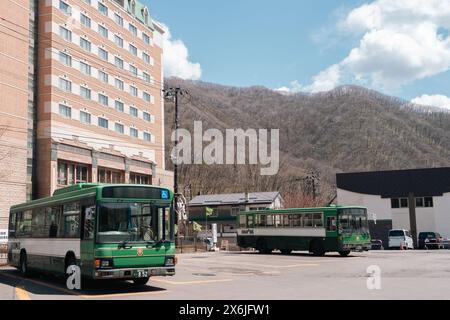 Noboribetsu, Hokkaido, Japon - 24 avril 2023 : gare routière Noboribetsu Onsen Banque D'Images