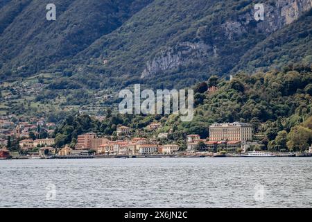 Nature pittoresque et petits villages colorés sur le lac de Côme en Italie Banque D'Images