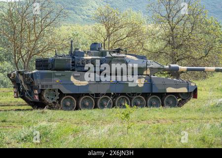 Char Leopard 2A7 de fabrication allemande avec camouflage Banque D'Images