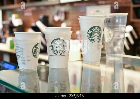 ÉTATS-UNIS. 14 mai 2024. Fort Lauderdale, FL - 14 mai : Starbucks le 14 mai 2024, à Fort Lauderdale, Floride. (Photo de Michele Eve Sandberg/Sipa USA) crédit : Sipa USA/Alamy Live News Banque D'Images