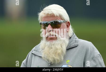 Louisville, États-Unis. 15 mai 2024. John Daly se rend au quinzième trou lors de la troisième journée d’entraînement du Championnat PGA 2024 au parcours de golf Valhalla, le mercredi 15 mai 2024 à Louisville, Kentucky. Photo de John Sommers II/UPI crédit : UPI/Alamy Live News Banque D'Images