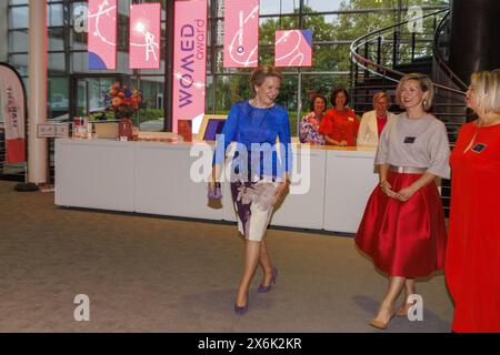Bruxelles, Belgique. 15 mai 2024. La reine Mathilde de Belgique part après la 25ème édition de la cérémonie de remise du prix WOMED, pour la meilleure femme entrepreneure, organisée par Markant et UNIZO, mercredi 15 mai 2024 à Bruxelles. BELGA PHOTO NICOLAS MAETERLINCK crédit : Belga News Agency/Alamy Live News Banque D'Images