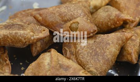 Asiatique, Samosas indiens Banque D'Images