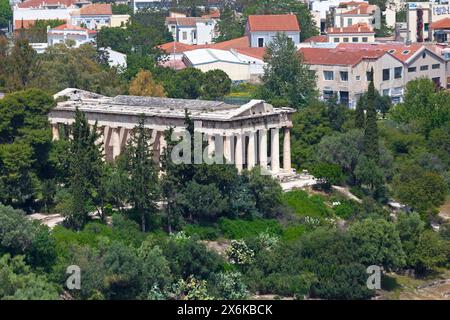 Athènes, Grèce - avril 28 2019 : vue aérienne du temple d'Héphaïstus ou Héphaisteion (grec : Ναός Ηφαίστου), un temple grec bien conservé près de Banque D'Images