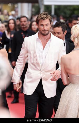 Cannes, France. 15 mai 2024. CANNES - 15 MAI : Chris Hemsworth assiste à la première de 'Furiosa : a Mad Max Saga' (Furiosa : une Saga Mad Max) lors de la 77e édition du Festival de Cannes le 15 mai 2024 au Palais des Festivals de Cannes, France. (Photo de Lyvans Boolaky/ÙPtertainment/Sipa USA) crédit : Sipa USA/Alamy Live News Banque D'Images