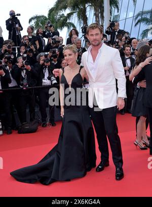 CANNES, FRANCE. 15 mai 2024 : Elsa Pataky & Chris Hemsworth au Furiosa : a Mad Max Saga en première au 77e Festival de Cannes. Photo : Paul Smith / Featureflash Banque D'Images