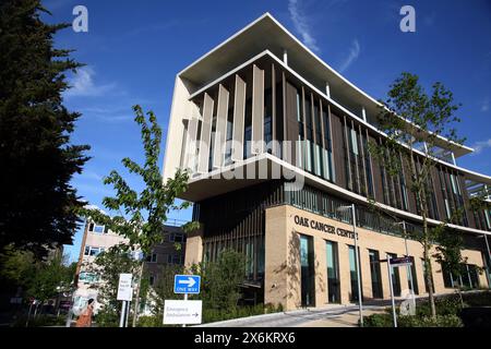 Extérieur de l'Oak cancer Centre un établissement de recherche et de traitement financé par la Royal Marsden cancer Charity Surrey Angleterre Banque D'Images