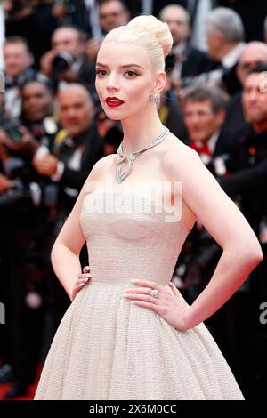 Anya Taylor-Joy assiste à la première de 'Furiosa : a Mad Max Saga' lors du 77ème Festival de Cannes au Palais des Festivals de Cannes, France, le 15 mai 2024. Banque D'Images