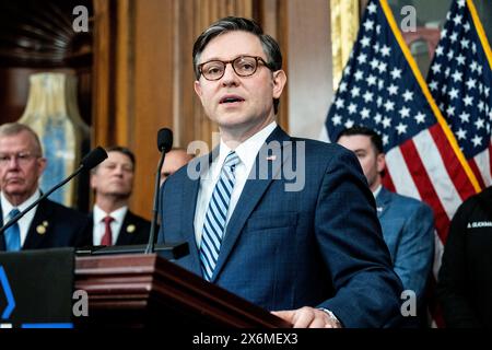 Washington, États-Unis. 15 mai 2024. Le président de la Chambre Mike Johnson (R-LA) s'exprimant lors d'une conférence de presse de la semaine de la police au Capitole des États-Unis. Crédit : SOPA images Limited/Alamy Live News Banque D'Images