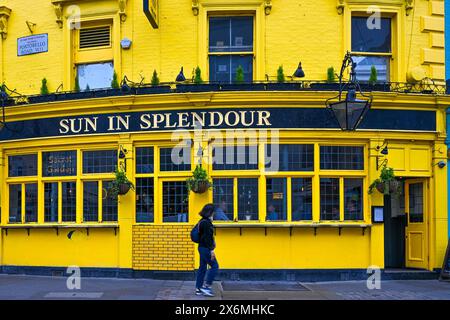 The Sun in Splendour Pub, Portobello Road, Notting Hill, Londres, Angleterre, U. K Banque D'Images