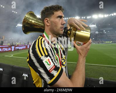 Rome, Italie. 15 mai 2024. Dusan Vlahovic du FC Juventus célèbre le match de finale de Coupe d'Italie entre Atalanta et FC Juventus à Rome, Italie, le 15 mai 2024. Crédit : Augusto Casasoli/Xinhua/Alamy Live News Banque D'Images