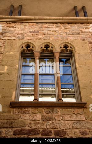 Bâtiment historique du presbytère Santpedor, d'origine médiévale (Bages, Barcelone, ​​Catalonia, Espagne), notamment : Edificio histórico, rectoría Santpedor Banque D'Images