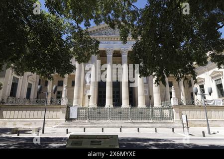 Nîmes, France.11 juin, 2022.le Palais de Justice est un monument néoclassique avec une forte empreinte historique à Nîmes, France Banque D'Images