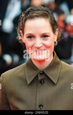 Cannes, France. 15 mai 2024. Vicky Krieps arrive sur le tapis rouge pour la première de Furiosa : A Mad Max Saga. Photo de Julie Edwards./Alamy Live News Banque D'Images