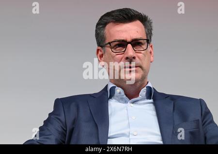 Cologne, Allemagne. 14 mai 2024. Andreas Pfisterer, directeur général de Deutsche Glasfaser, intervient à Anagacom, le principal salon européen dédié au haut débit, à la télévision et à l'Internet. Crédit : Horst Galuschka/dpa/Alamy Live News Banque D'Images