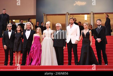 Cannes, France. 15 mai 2024. Les acteurs arrivent pour la projection du film 'Furiosa : a Mad Max Saga' lors de la 77ème édition du Festival de Cannes à Cannes, dans le sud de la France, le 15 mai 2024. Crédit : Gao Jing/Xinhua/Alamy Live News Banque D'Images