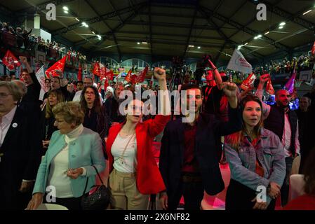 Paris, France. 15 mai 2024. Des partisans photographiés lors de la réunion du Parti communiste français (PCF) pour les élections européennes à Paris le 15 mai 2024. Photo Pierrick Villette/ABACAPRESS. COM Credit : Abaca Press/Alamy Live News Banque D'Images