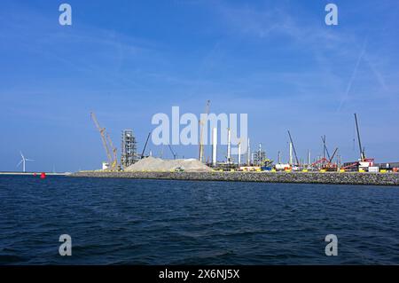 port de rotterdam ( maasvlakte ), pays-bas - 2024-05-10 : chantier de construction neste renewable products 1,9 milliards d'euros expansion de la raffinerie -- Banque D'Images