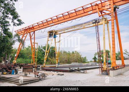 Usine de fabrication de moulage de béton préfabriqué, produits de ciment grande industrie d'affaires de chantier de construction. Banque D'Images