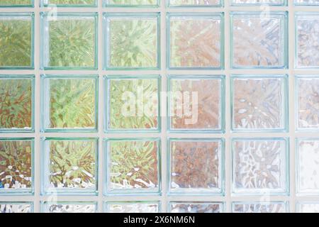 brique de verre transparente, modèle de fond de mur de blocs de verre Banque D'Images