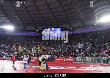 Rome, Italie. 15 mai 2024. Supporters de la Juventus FC lors de la Coupe d'Italie, Coppa Italia, finale de football entre Atalanta BC et Juventus FC le 15 mai 2024 au Stadio Olimpico à Rome, Italie - photo Morgese-Rossini/DPPI crédit : DPPI Media/Alamy Live News Banque D'Images