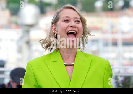 Trine Dyrholm beim Photocall zum Kinofilm 'Pigen Med nålen / la fille à l'aiguille' auf dem Festival de Cannes 2024 / 77. Internationale Filmfestspiele von Cannes am Palais des Festivals. Cannes, 16.05.2024 Banque D'Images
