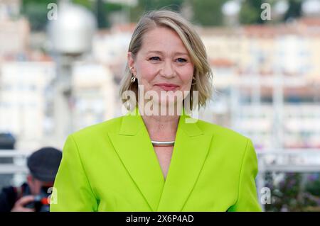 Trine Dyrholm beim Photocall zum Kinofilm 'Pigen Med nålen / la fille à l'aiguille' auf dem Festival de Cannes 2024 / 77. Internationale Filmfestspiele von Cannes am Palais des Festivals. Cannes, 16.05.2024 Banque D'Images