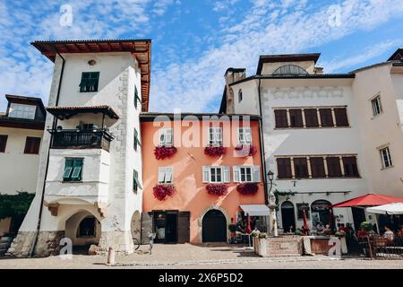 Neumarkt, Italie - 17 août 2023 : centre-ville de Neumarkt, un village du Tyrol du Sud dans le nord de l'Italie Banque D'Images