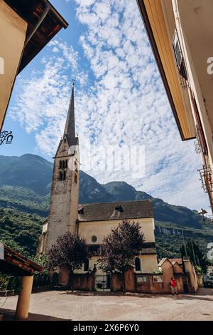 Neumarkt, Italie - 17 août 2023 : centre-ville de Neumarkt, un village du Tyrol du Sud dans le nord de l'Italie Banque D'Images