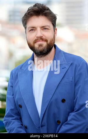 Tom Burke beim Photocall zum Kinofilm Furiosa : a Mad Max Saga auf dem Festival de Cannes 2024 / 77. Internationale Filmfestspiele von Cannes am Palais des Festivals. Cannes, 16.05.2024 *** Tom Burke au Photocall pour le long métrage Furiosa A Mad Max Saga au Festival de Cannes 2024 77 Festival International du film de Cannes au Palais des Festivals Cannes, 16 05 2024 Foto:xD.xBedrosianx/xFuturexImagex furiosa call 4553 Banque D'Images