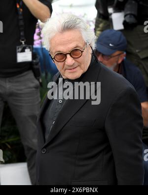 Cannes, France. 16 mai 2024. Cannes, 77ème Festival de Cannes 2024 Photocall film 'Furiosa : a Mad Max Saga' sur la photo : George Miller crédit : Agence photo indépendante/Alamy Live News Banque D'Images