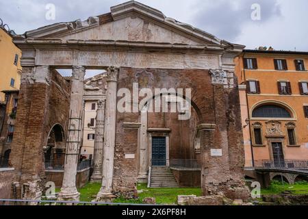 Octavia Portico, 27 a. C, ghetto juif de Rome, Rome, Lazio, Italie. Banque D'Images