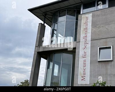 Kassel, Allemagne. 16 mai 2024. Vue du Musée de la culture sépulcrale. Plus de 160 musées en Hesse participent à la 47e Journée internationale des musées le dimanche 19 mai. Crédit : Nicole Schippers/dpa/Alamy Live News Banque D'Images