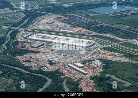 Vue aérienne de l'usine Tesla Giga à l'extérieur d'Austin, Texas qui est la deuxième plus grande usine aux États-Unis Banque D'Images